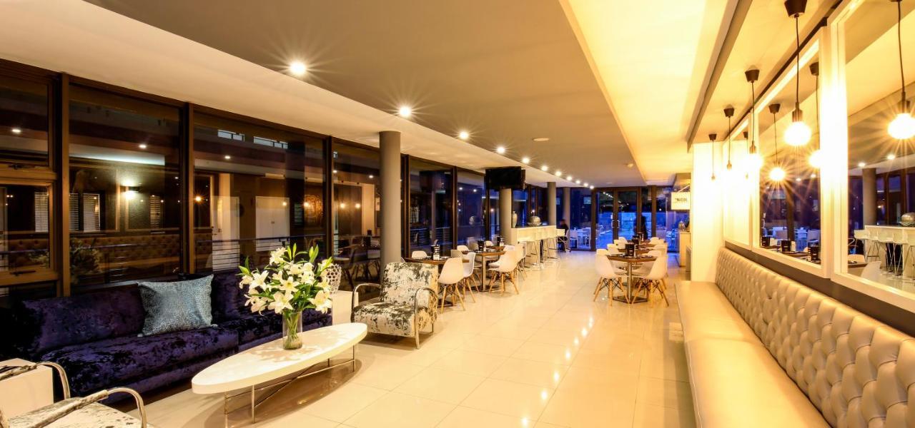 The Nicol Hotel And Apartments Йоханнесбург Экстерьер фото